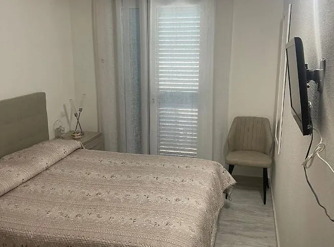 La Perla Del Mare 2 Bed & Breakfast